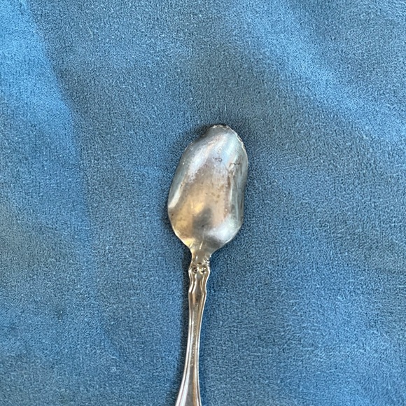 Westmoreland George and Martha sterling demitasse spoons, set of 6. - Picture 5 of 6